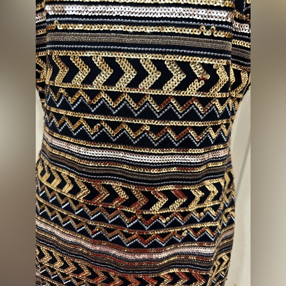 Black and gold sequin dress, very nice dress, still in good condition!!! - Picture 4 of 6